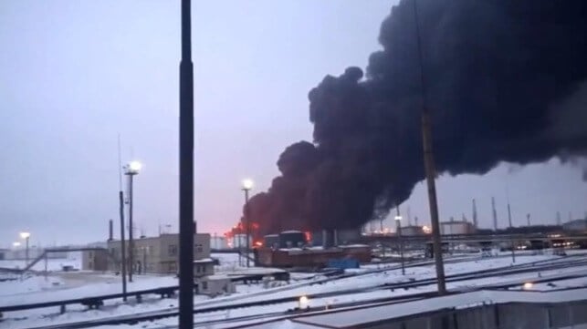 Russian refinery fire
