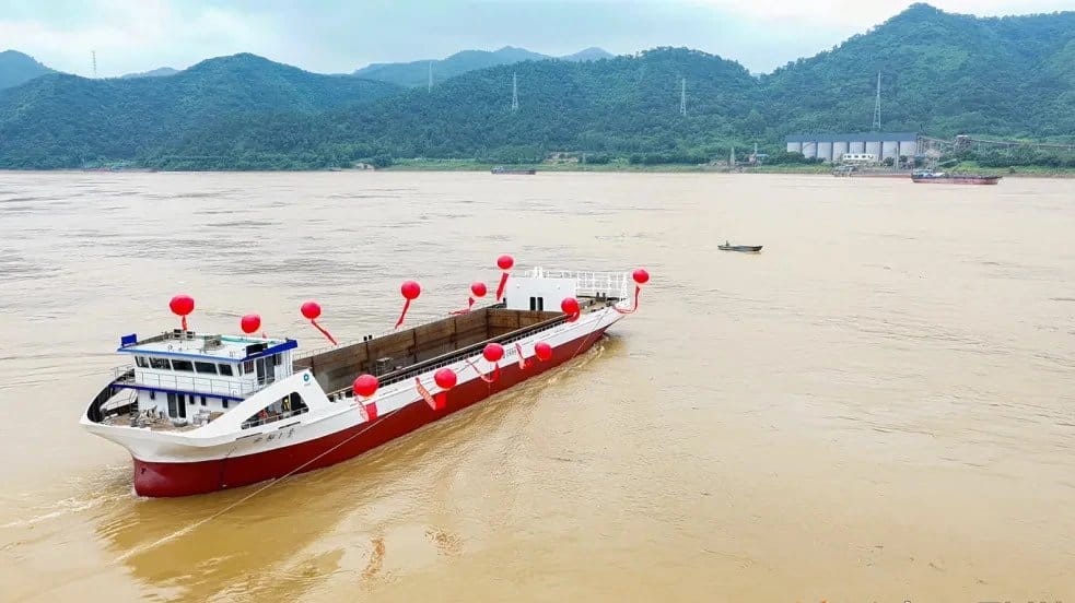 Launch of hydrogen-fueled cargo ship
