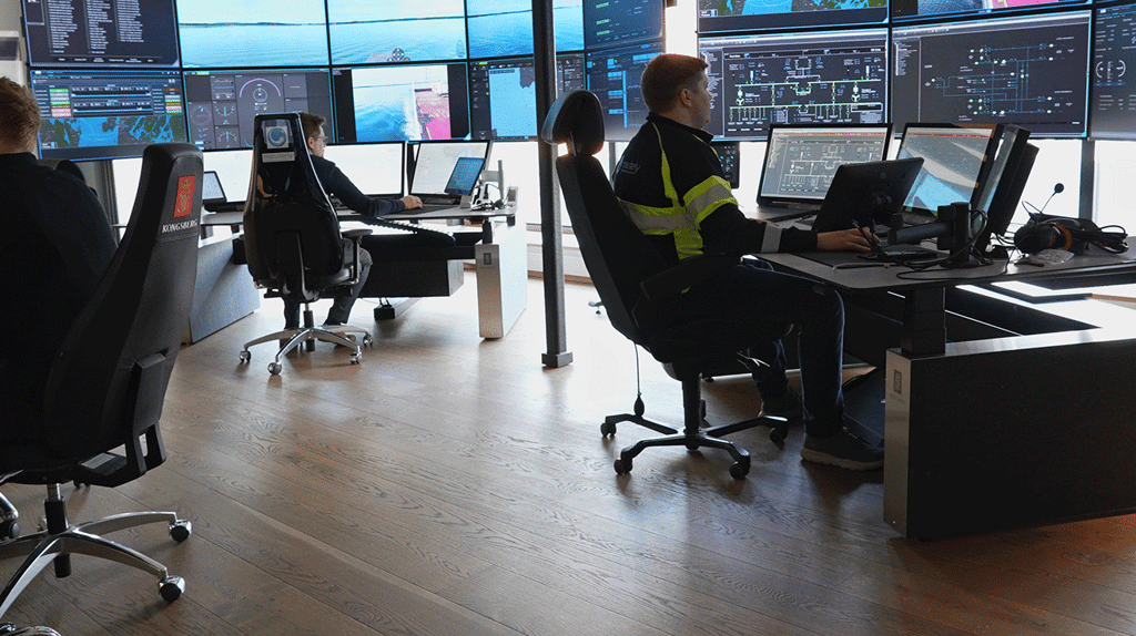 Here, the onshore bridge crew can monitor multiple vessels at the same time. Photo: Jørn Stenersen, Kongsberg Maritime