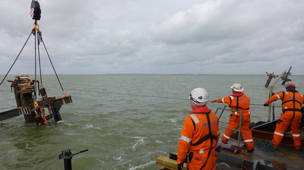 removal of masts from WWII wreck