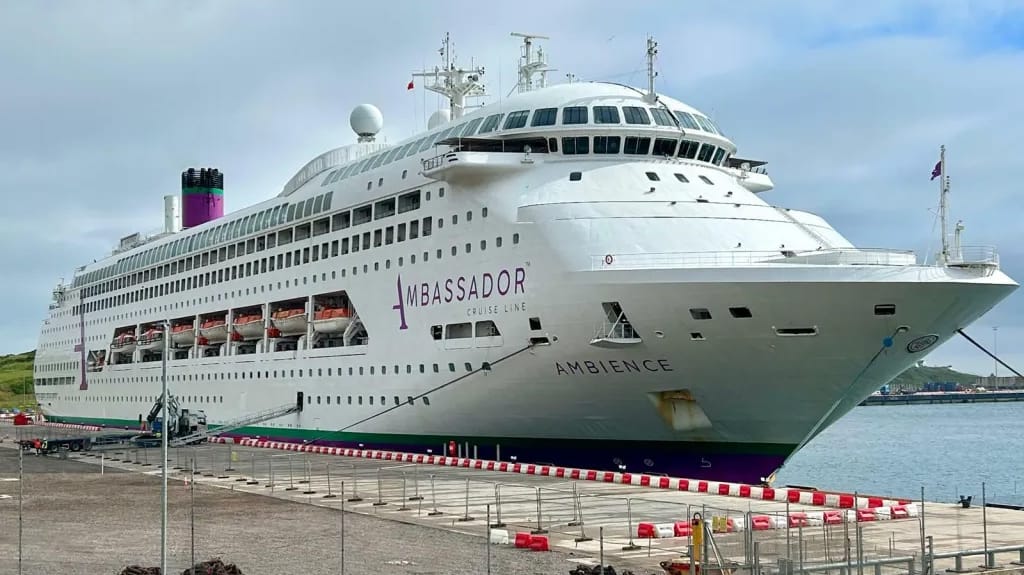 cruise ship Ambience
