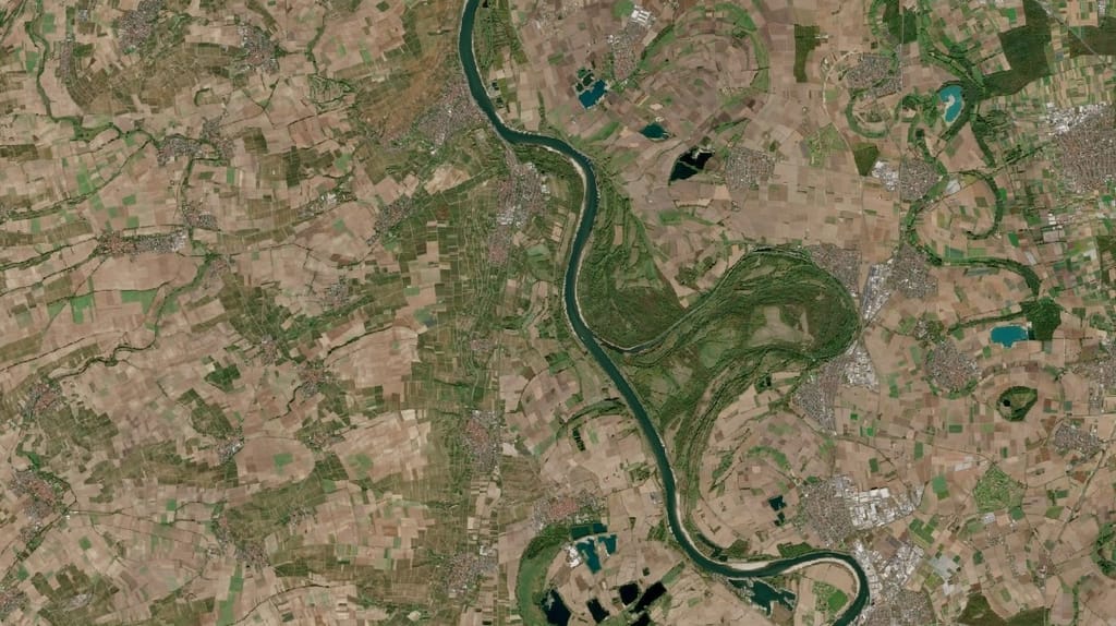 Sandbars on the banks of the Rhine, Oct. 5, 2026 (Sentinel-2 / Copernicus)