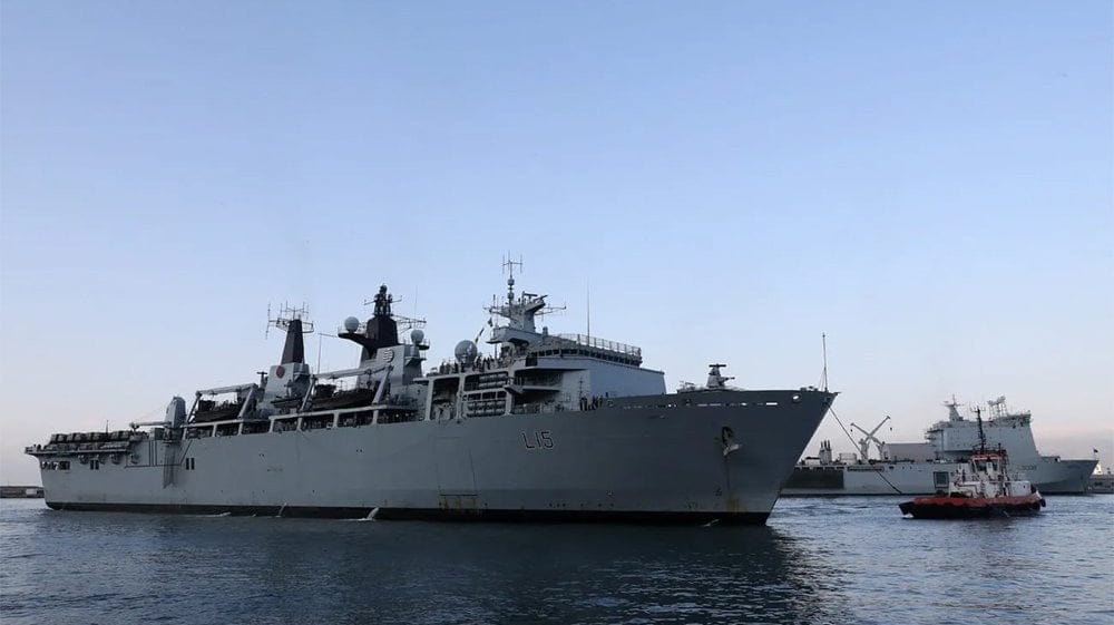 amphibious ship Royal Navy Bulwark