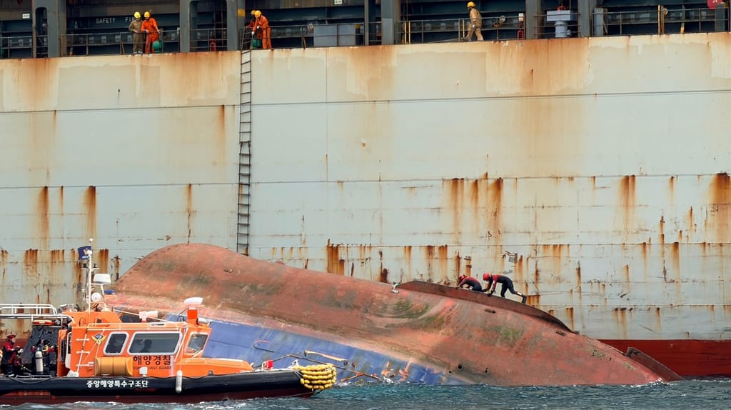 tugboat capsized in South Korea