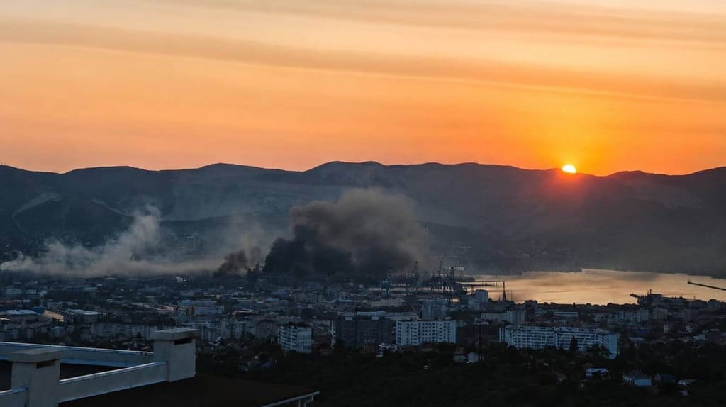 Smoke rises from an attack on Novorossiysk, August 12 (Russian social media / War Home)