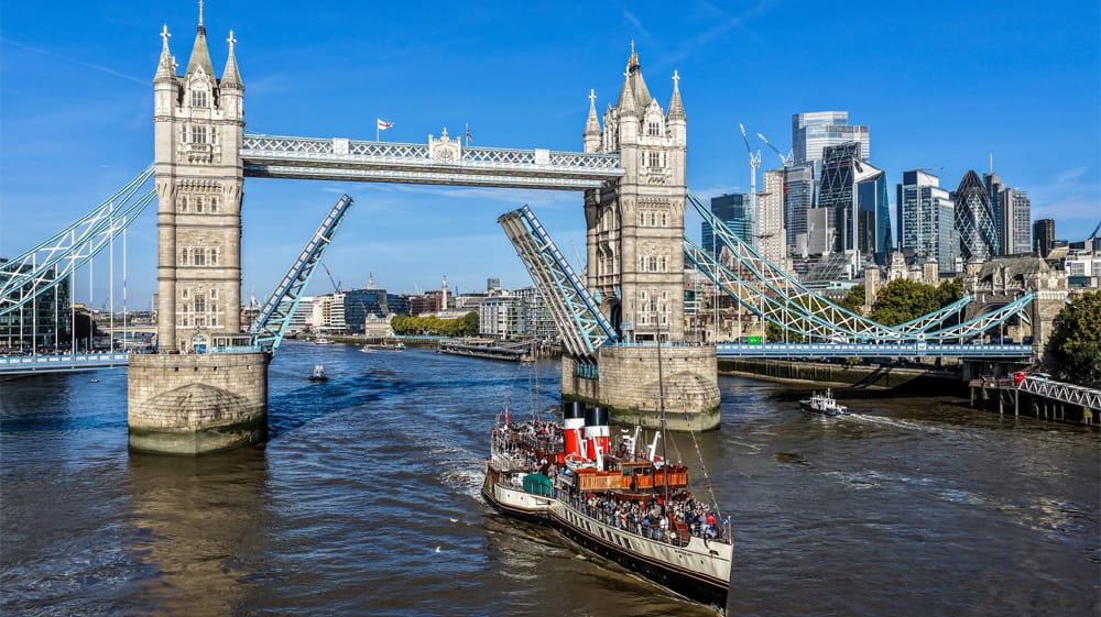 Waverely steamer at Tower Bridge