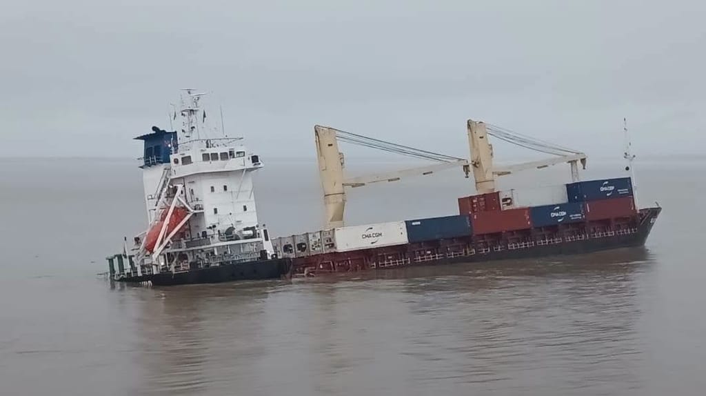 bulker sinking after collision