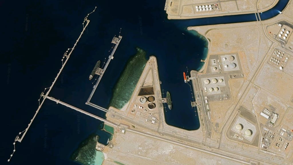 Saudi Aramco's loading berths at Yanbu, a giant pipeline-supplied terminal on the Red Sea (Maxar / Airbus / Google)