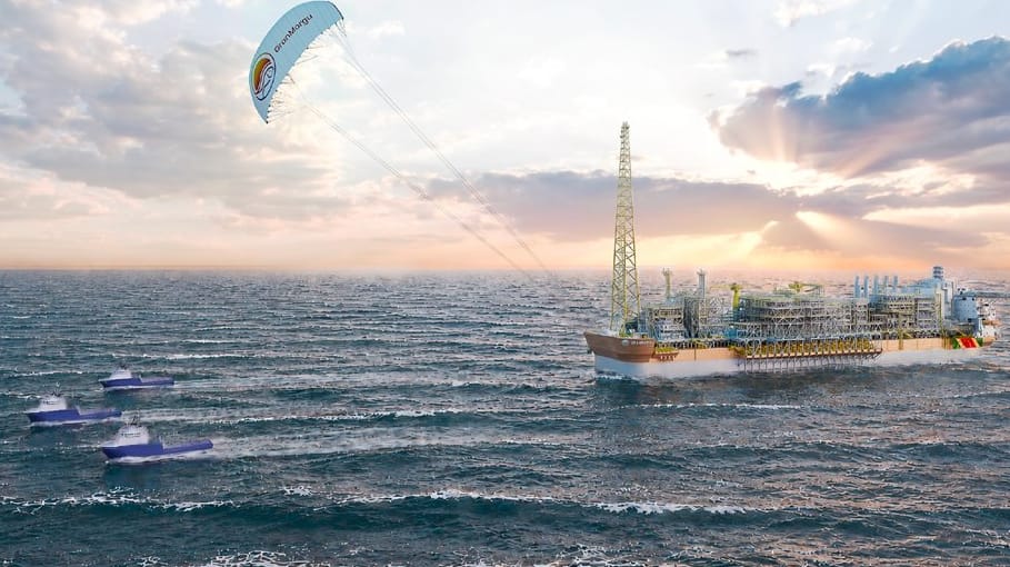 FPSO deploying wind-assisted propulsion