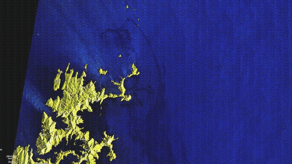 SAR imaging of the Omani corridor through the strait of Hormuz showing little activity, 2359 hours Aug 17 (Sentinel-1 / Copernicus)