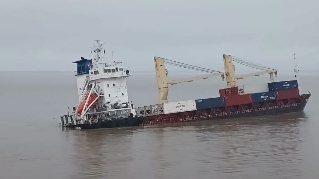 bulker sinking after collision