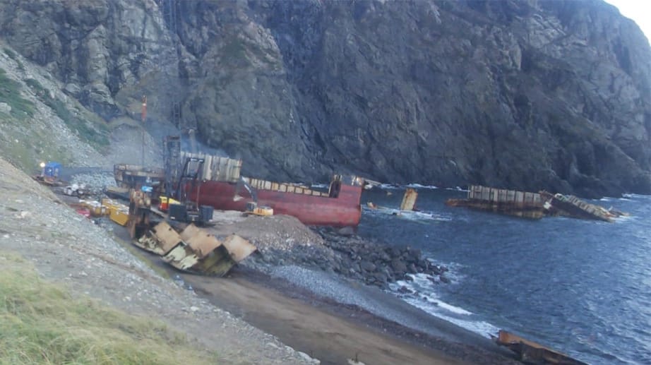 removal of wrecked MSC containership