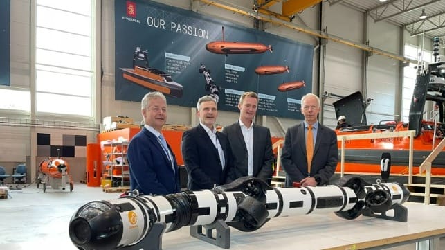 Argeo has signed the first commercial contract for Eelume’s snake robot technology. From left: Atle Gran, Kongsberg Maritime; Trond Crantz, Argeo; Thomas Nygaard, Kongsberg Maritime; Morten Bjerkholt, Eelume
