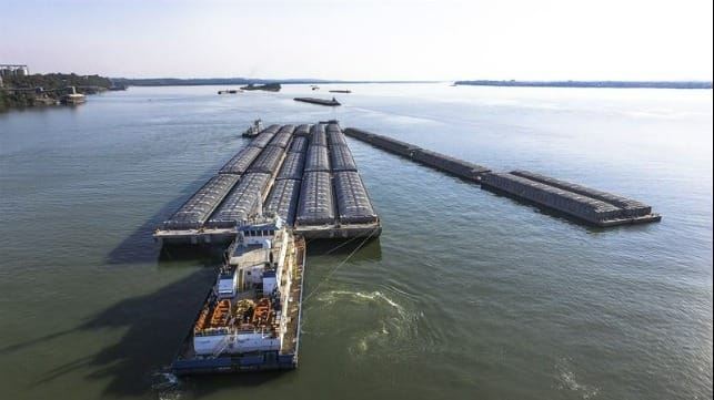 The Hidrovias river pusher tugs operate with Wärtsilä 20 engines often in remote locations, making efficient service support essential. © Hidrovias do Brasil.