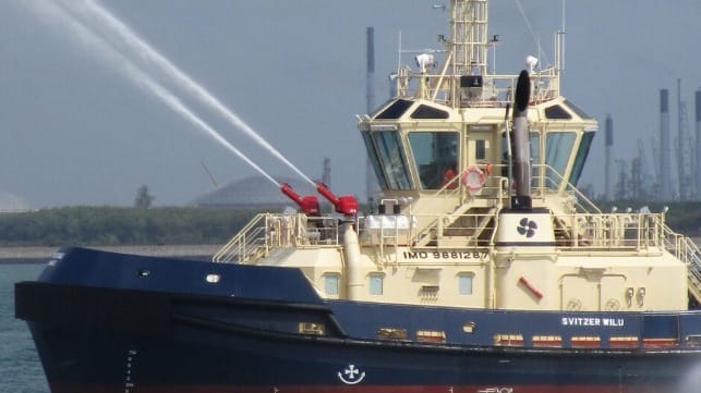 TRAktor 2800-Z tug