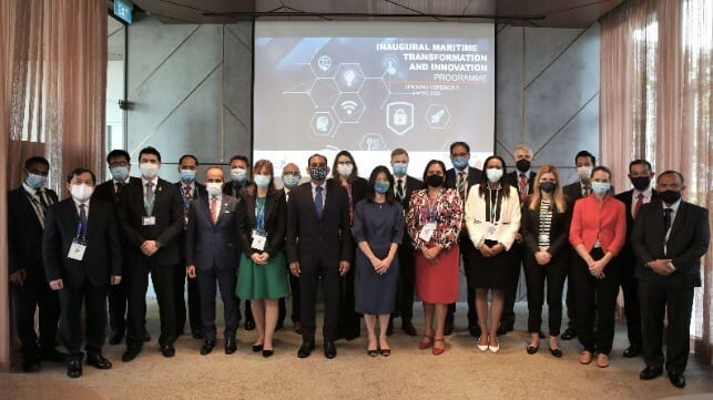 Quah Ley Hoon, Chief Executive, MPA, with Maritime Transformation Innovation Programme participants