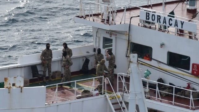 French commandos aboard the aging shadow fleet tanker Boracay, 2025 (French Joint Staff)