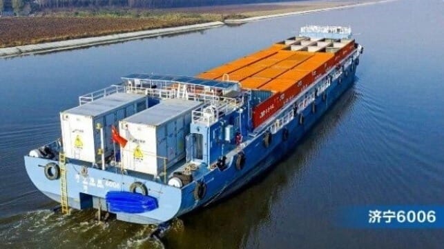 A battery-powered container feeder (CATL)