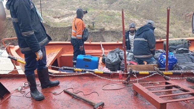 Happy Aras aground