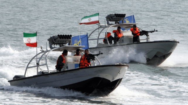 IRGC attack boats (Tasnim file image)