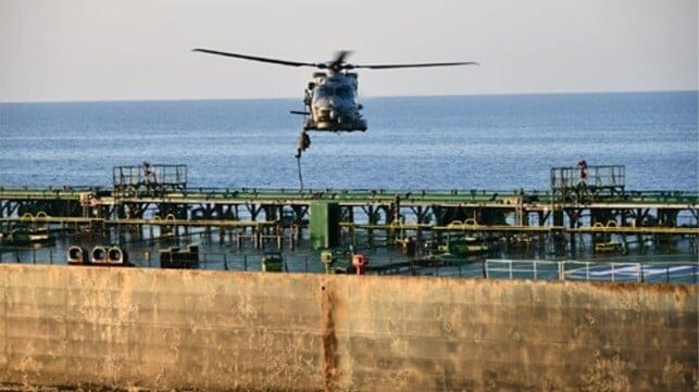 EU troops boarding tanker
