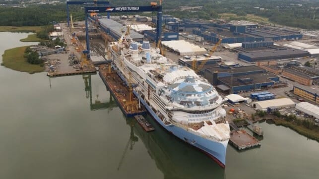 giaint cruise ship floated