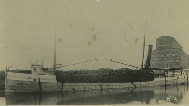 Great Lakes steamer