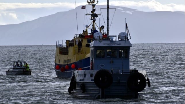 Air Force Greenland saves vessel in distress 