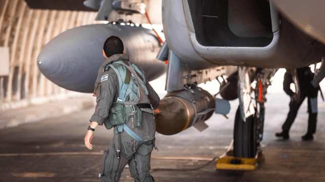 An Israeli strike fighter pilot prepares to take off to hit targets in Hodeidah (IAF)