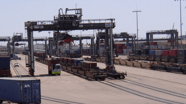 Hapag files complaint against CSX over D&D fees