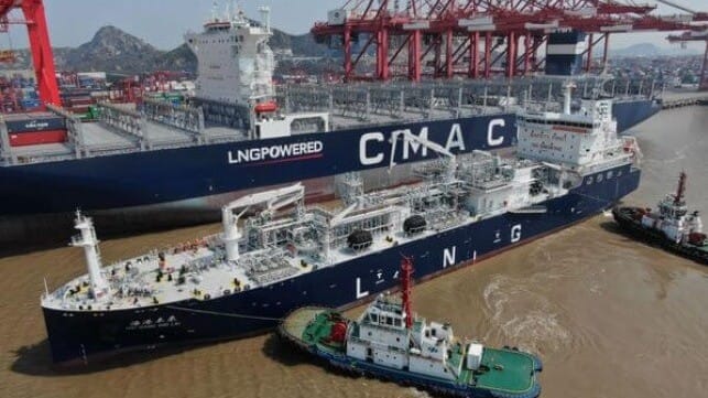 LNG fueled containership bunkering