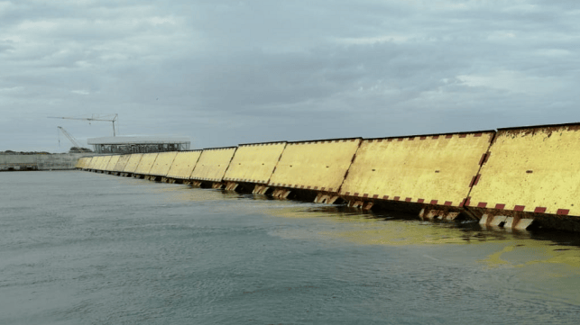 sea barrier venice 