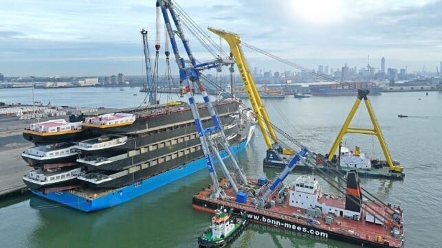 Heavy lift cranes