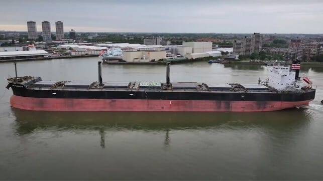 bulker with wind foils