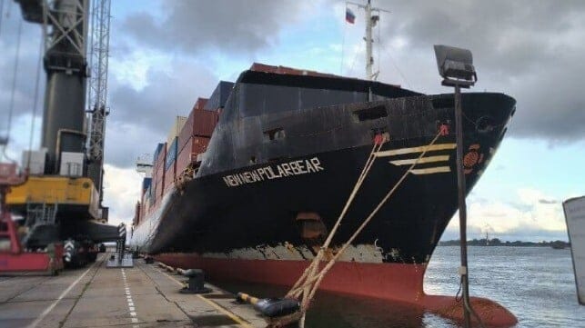 Chinese containership in Russia