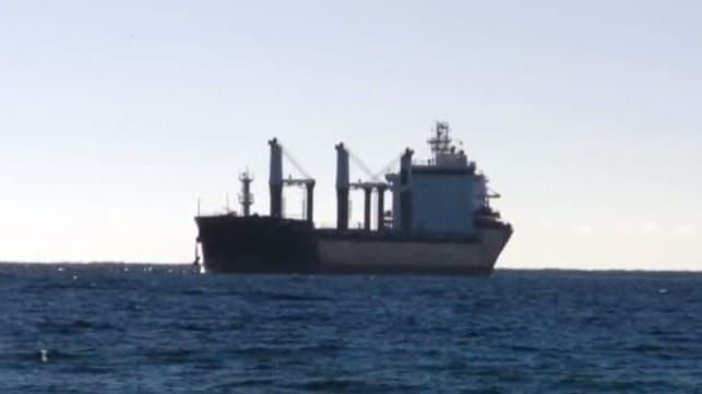 disgruntled security guard threatens drybulk carrier