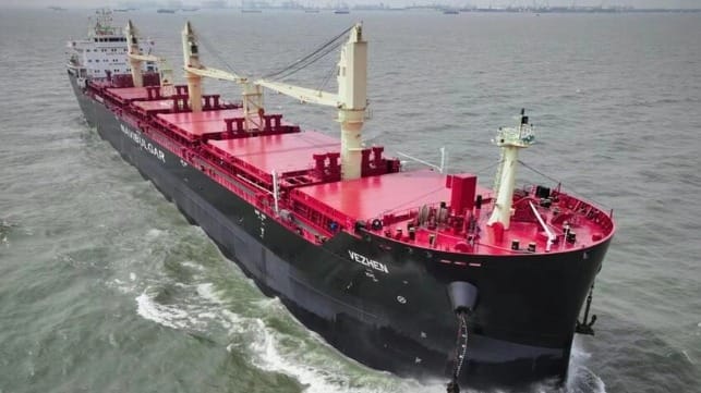 Vezhen with her anchors cleared (Navibulgar)