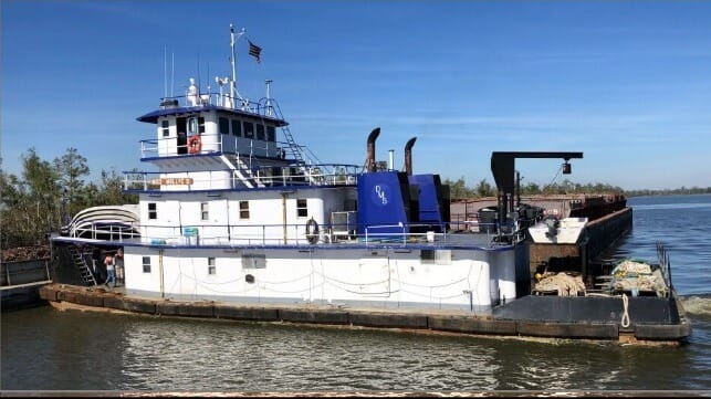 towboat fails to report hitting bridge