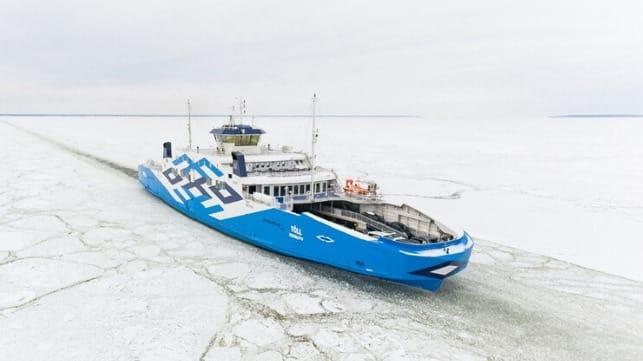 stranded cargo ships
