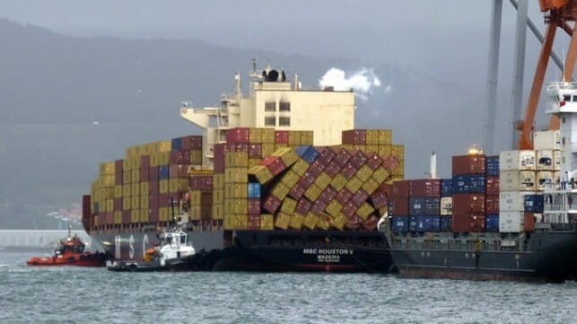 containership with collapse