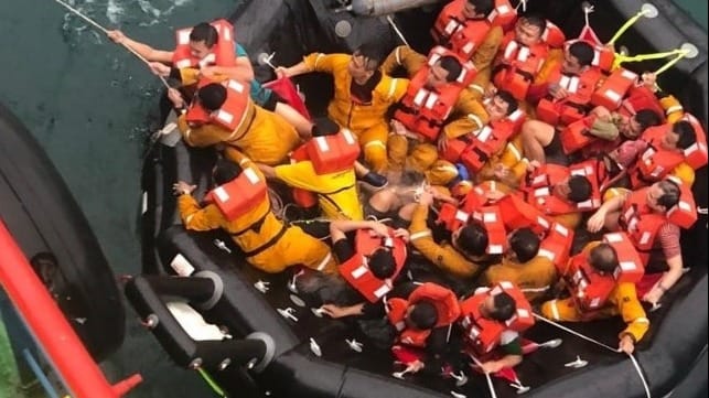 OSV collides with oil rig sending 125 people into the ocean