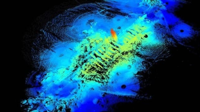 Sonar imaging of a wooden wreck in the Yangtze