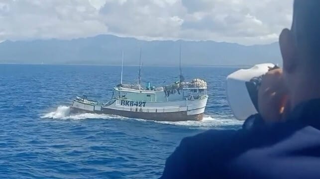 Sheng Feng 12, making way without a bow off Luzon, Dec. 13 (PCG)