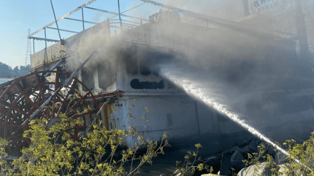 Grand ROmance's stern on fire