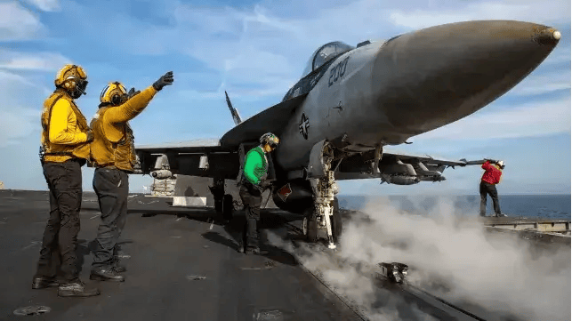 An F/A-18 Super Hornet takes off from carrier USS Abraham Lincoln (USN)