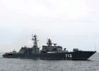 Neustrashimy and her embarked helicopter in friendlier times, exercising alongside NATO forces in the Baltic, 2008 (USN file image)