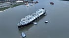 FSRU arriving at berth in Germany