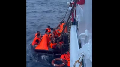 Chinese forces rescue survivors from the Khoi Nguyen 18 (PLA)
