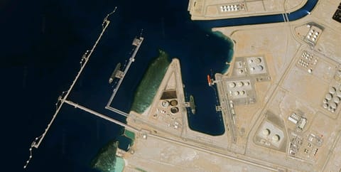 Saudi Aramco's loading berths at Yanbu, a giant pipeline-supplied terminal on the Red Sea (Maxar / Airbus / Google)