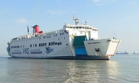 A view of the starboard side of Virgo Transport 8 showing deep hull modifications fore and aft to mount side-loading ro/ro ramps (Kemenhub.go.id / public domain)
